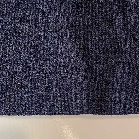St. John Navy Blue Knit Pencil Skirt. Size 4. - Picture 5 of 6